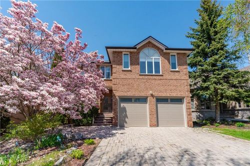 122 Arten Ave, Richmond Hill, ON, L4C9Y3 | Card Image