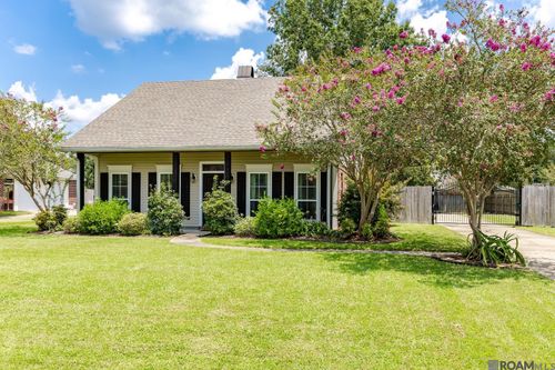 27546 Tall Oaks Dr, Walker, LA, 70785-6338 | Card Image