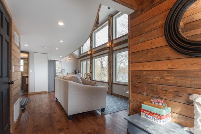 Cabin living room | Image 52