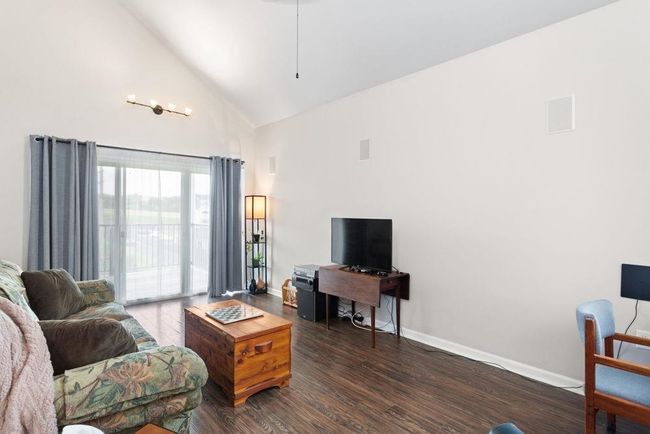 APT-304 - 1290 Constitution Ct, Condo with 3 bedrooms, 3 bathrooms and null parking in Harrisonburg VA | Image 4