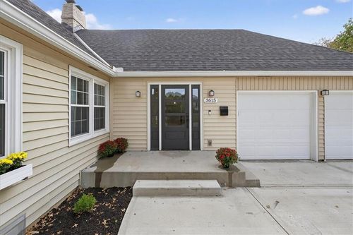 3615 W 83rd Ter, Prairie Village, KS, 66206-1326 | Card Image