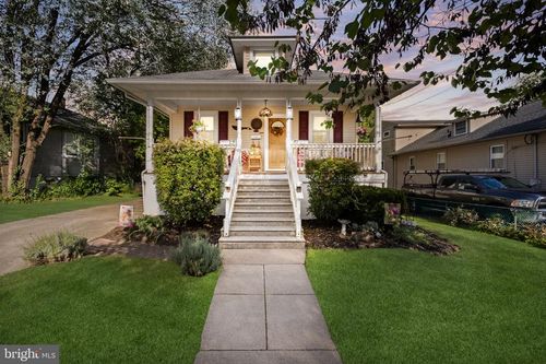 111 S Pine Ave, MAPLE SHADE, NJ, 08052-1721 | Card Image