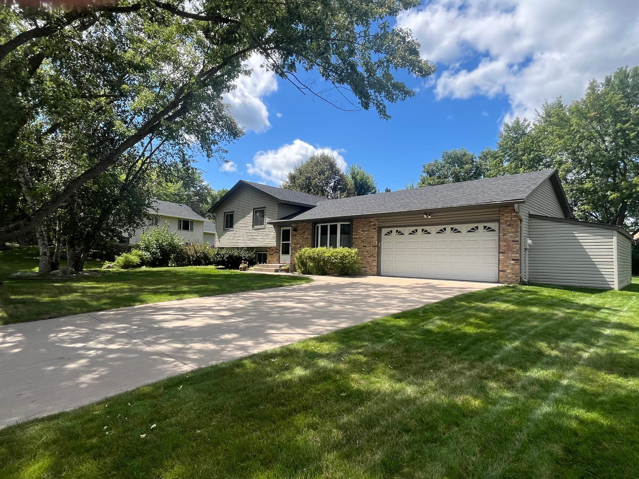 Hidden Valley Ln, Stillwater, MN 55082