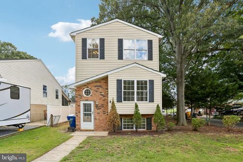 7736 Woodlawn Ave, Pasadena, MD, 21122-1848 | Card Image