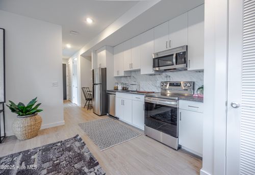 202-1102 Castle St, Wilmington, NC, 28401-5584 | Card Image