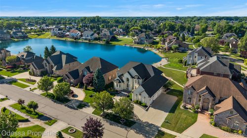 12984 Azure Dr, Shelby Township, MI, 48315-3515 | Card Image