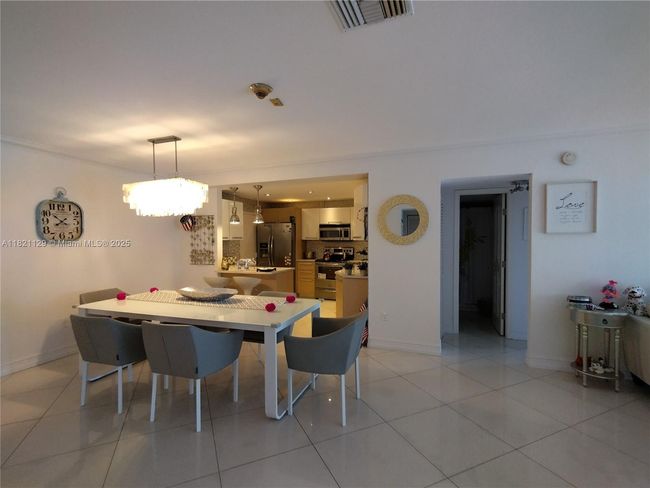 APT-706 - 575 Crandon Blvd, Condo with 2 bedrooms, 2 bathrooms and null parking in Key Biscayne FL | Image 7
