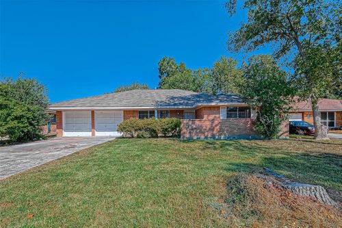2946 Dragonwick Dr, Houston, TX, 77045-4708 | Card Image
