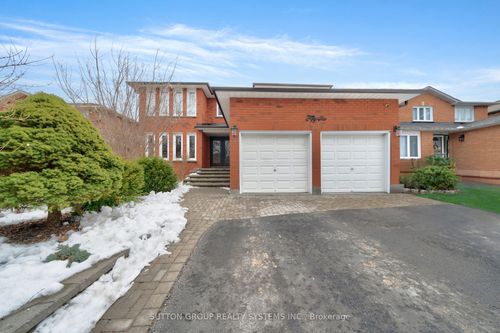 lower-56 Ballard Cres, Newmarket, ON, L3X1S2 | Card Image