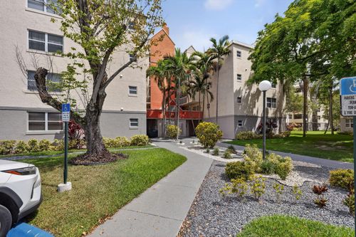 308-8363 Lake Dr, Doral, FL, 33166-7825 | Card Image