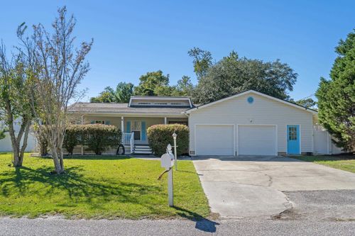 1609 27th Ave N, North Myrtle Beach, SC, 29582-6115 | Card Image