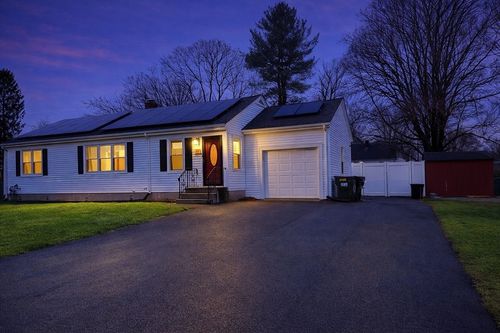 11 Crystal St, Webster, MA, 01570-2368 | Card Image