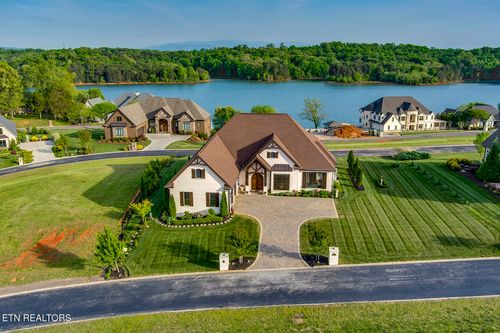 124 Nightingale Dr, Vonore, TN, 37885-2035 | Card Image