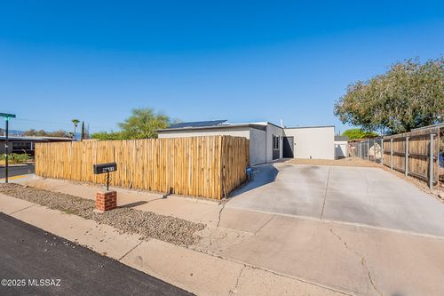 3231 S Birch Ave, Tucson, AZ, 85730-2311 | Card Image