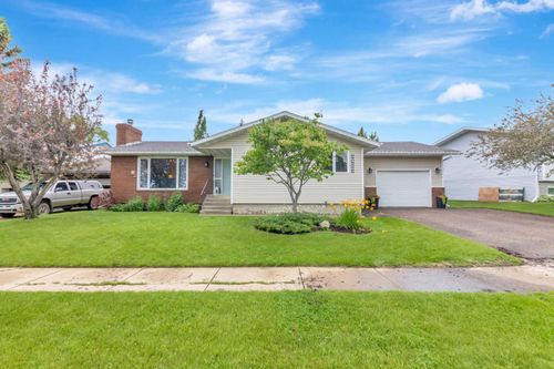 5503 35 St, Lloydminster, AB, T9V1S1 | Card Image