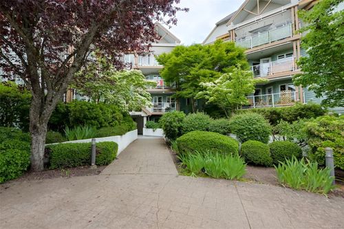 306-490 Marsett Pl, Saanich, BC, V8Z7G1 | Card Image