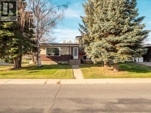 1216 Lakewood Road S, Lethbridge, AB, T1K3E1 | Card Image