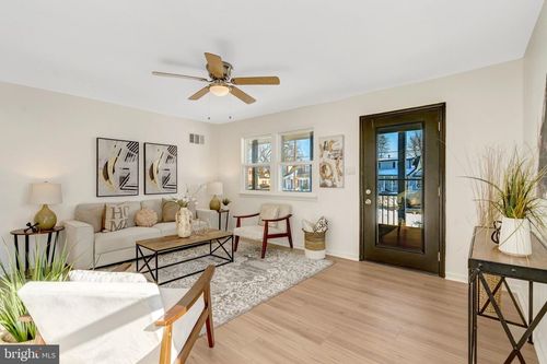 122 Scott Dr, MANASSAS PARK, VA, 20111-2324 | Card Image