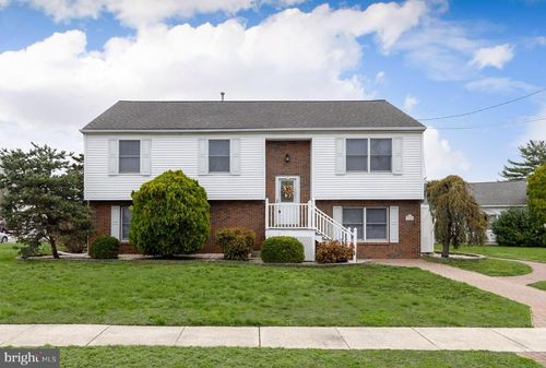 765 Willow Dr, GIBBSTOWN, NJ, 08027-1262 | Card Image