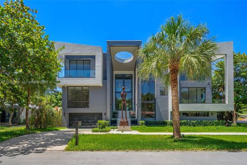 900 Ne 75th St, Miami, FL, 33138 | Card Image