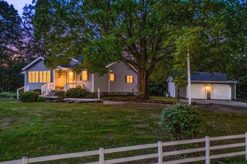 8381 S 34th St, Scotts, MI, 49088-9707 | Card Image