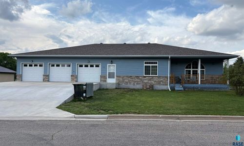 110 W Fredrick Ave, Flandreau, SD, 57028-2011 | Card Image