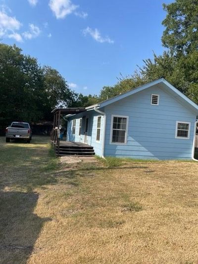 307 E Main Street, House other with 3 bedrooms, 2 bathrooms and null parking in Ladonia TX | Image 3