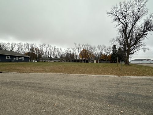 315 Mueller Dr, Hendricks, MN, 56136-4070 | Card Image