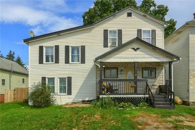 8 Berry Rd, House other with 4 bedrooms, 2 bathrooms and 2 parking in Burgettstown Boro PA | Image 1