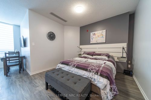 418-8111 Forest Glen Dr, Niagara Falls, ON, L2H2Y7 | Card Image