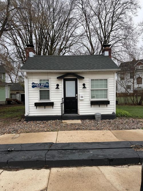 726 W Fountain St, Albert Lea, MN, 56007-4438 | Card Image