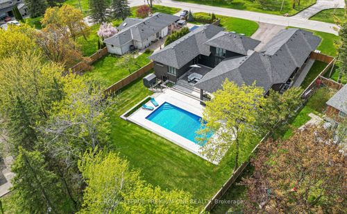 11 Hollywood Cres, Nobleton, ON, L0G1N0 | Card Image