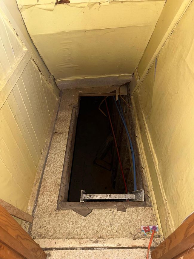 Access to basement | Image 20