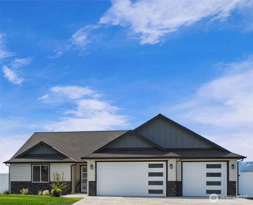 884 Ne Tyler Pl, East Wenatchee, WA, 98802-8050 | Card Image