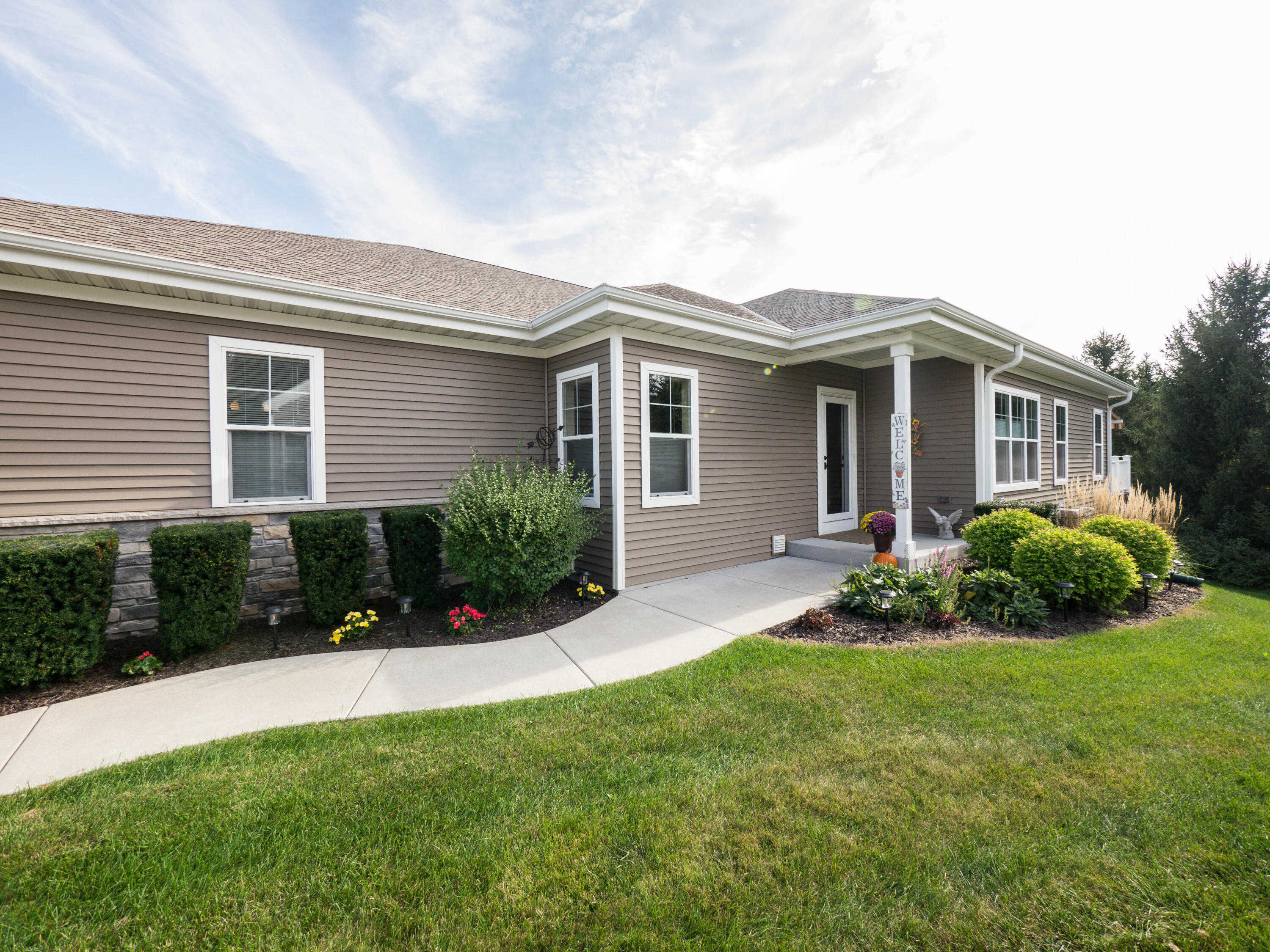 Moraine Ct, West Bend, WI 53095
