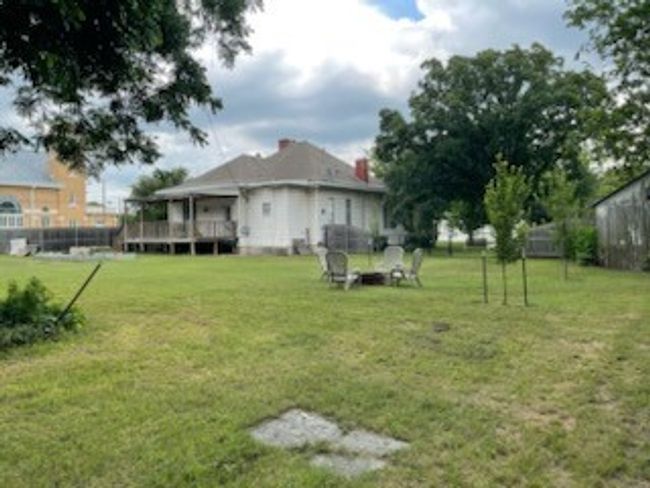 300 Nw 2 Nd St, House other with 2 bedrooms, 2 bathrooms and null parking in Hubbard TX | Image 7