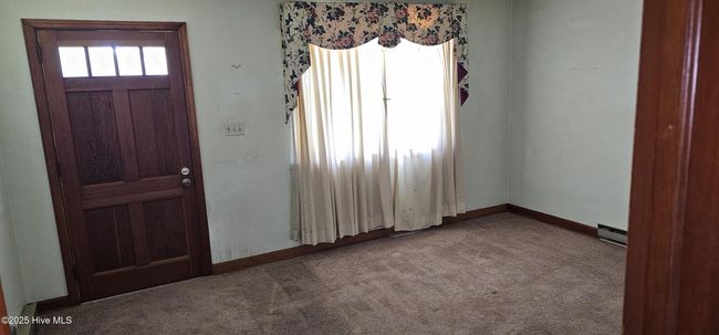 Living Room | Image 10