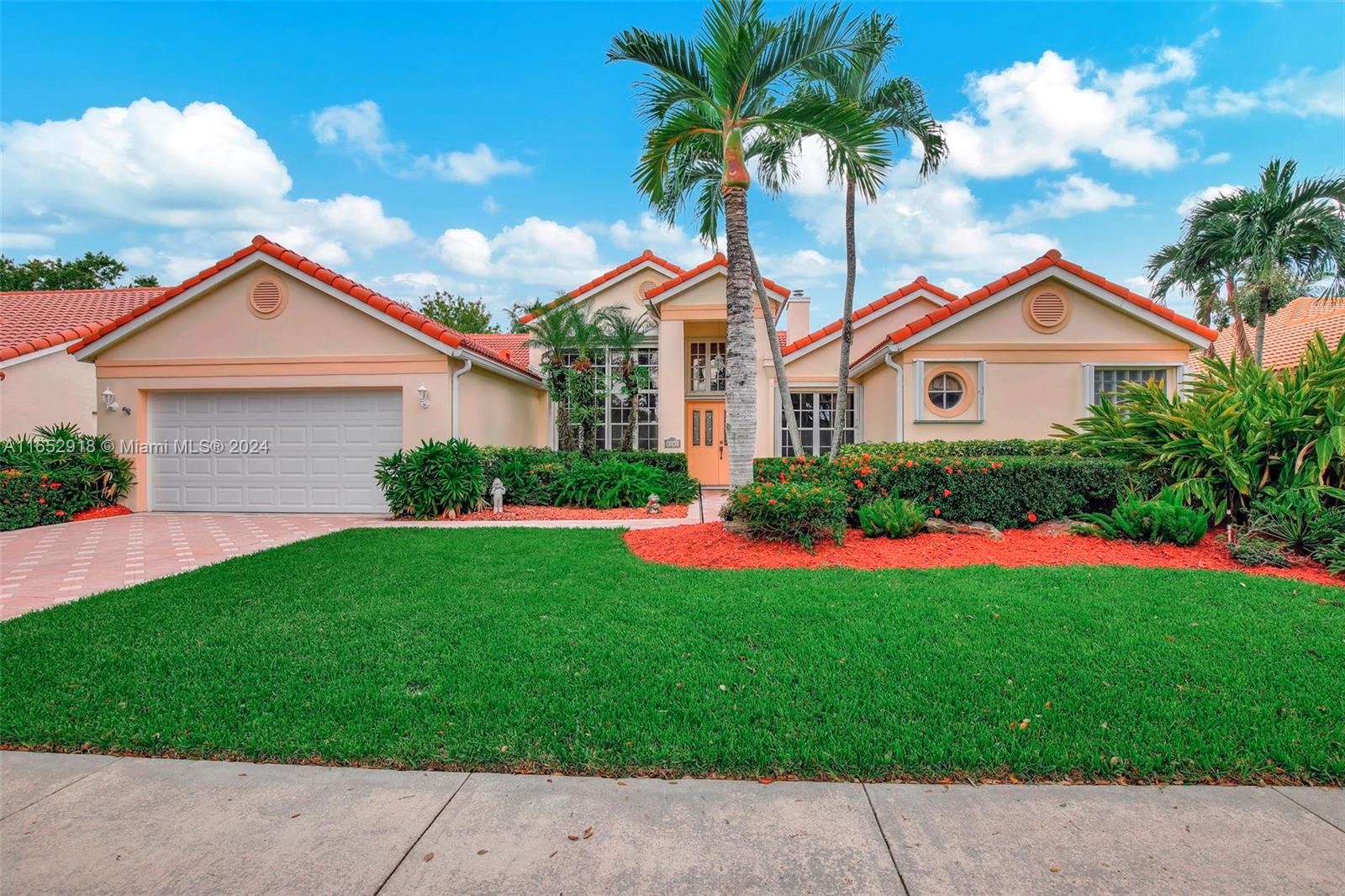Hidden Hollow Ln, Davie, FL 33328