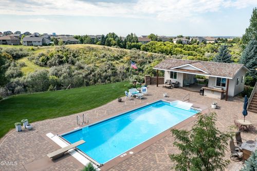 1291 Eagle Crest Loop, Bismarck, ND, 58503-8849 | Card Image