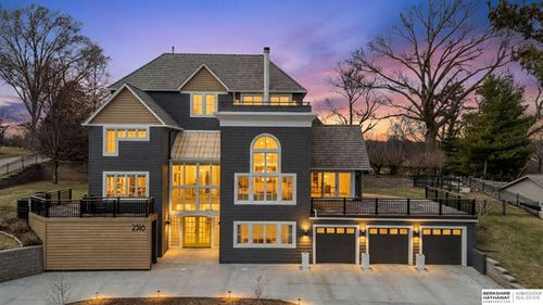 2316 S 103rd St, Omaha, NE, 68124-1800 | Card Image