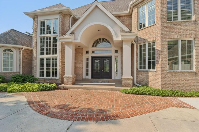 1601 Cedar Bend, House other with 5 bedrooms, 4 bathrooms and null parking in Hartland WI | Image 9