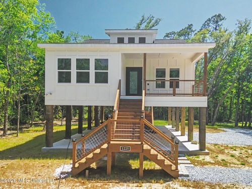1225 Taranto St, Waveland, MS, 39576-2733 | Card Image