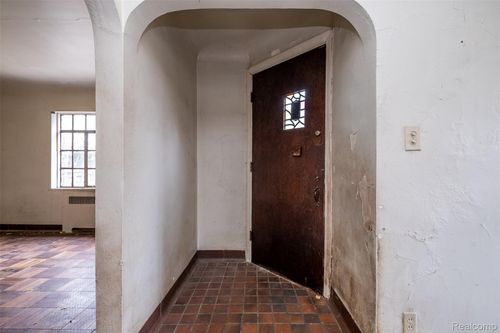 207 Navajo Ave, Pontiac, MI, 48341-2031 | Card Image