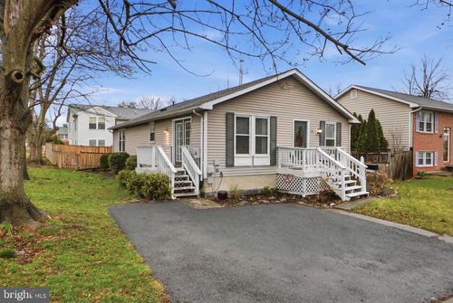 447 Center St, FREDERICK, MD, 21701-6375 | Card Image