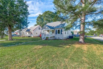 35 Henry Street, House other with 3 bedrooms, 2 bathrooms and null parking in Hampton VA | Image 3