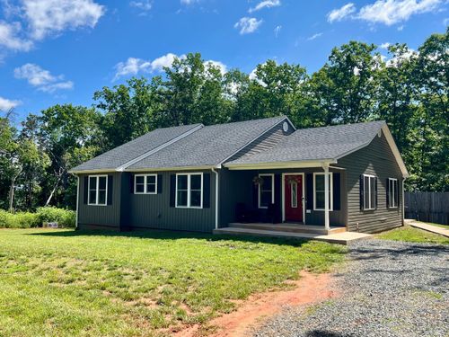 574 N Creek Rd, Appomattox, VA, 24522-7502 | Card Image