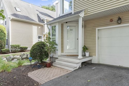 20-20 Hammond Pl, Woburn, MA, 01801-3448 | Card Image