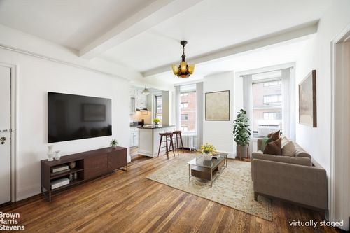 601-325 W 45th Street, New York City, NY, 10036 | Card Image