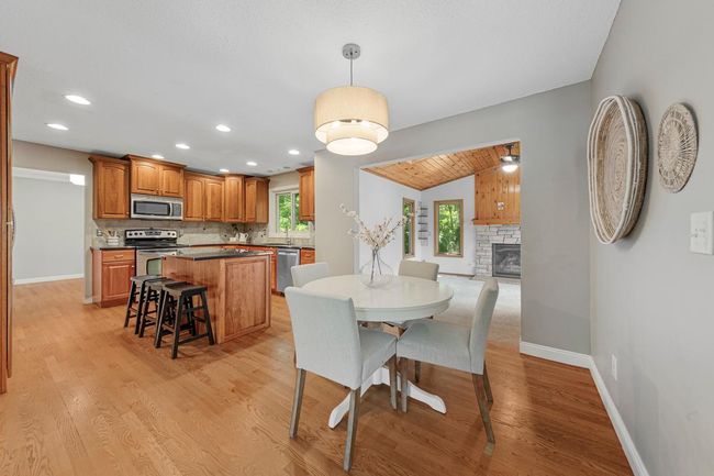 24 Eat In Kitchen .jpg | Image 17