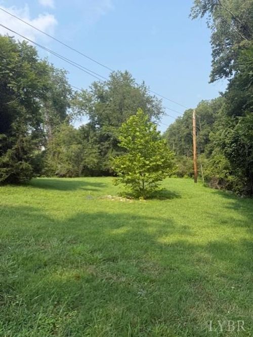 30 North Hills Drive, Bedford, VA, 24523 | Card Image